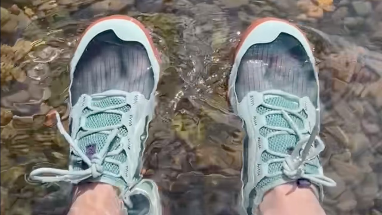 The breathable mesh allows water to flow through the shoe unhindered. Likewise, it lets air pass through just as easily.